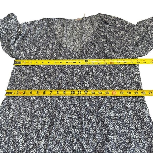 Faherty Amira Top Womens Navy Ditzy Floral M Bohemian Boho Peasant Granolagirl - Picture 8 of 10